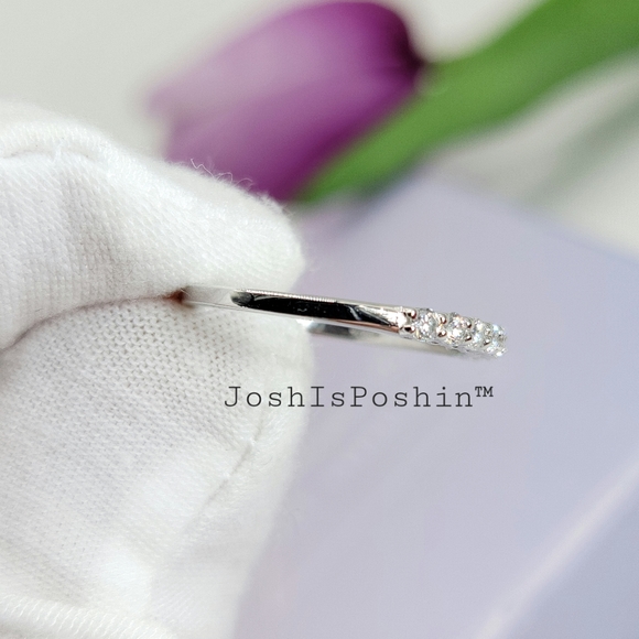 0.25CTW. Shared prong wedding band in sterling silver - Picture 14 of 16